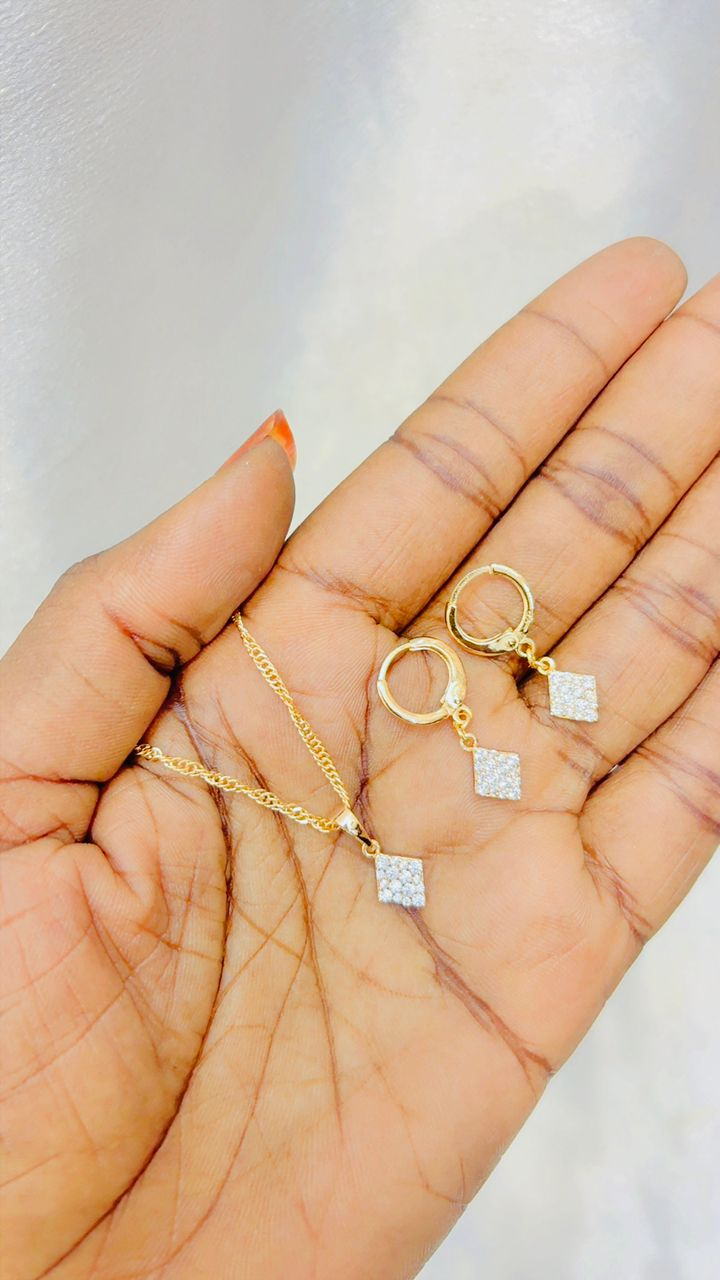 Chaîne + boucles d'oreilles